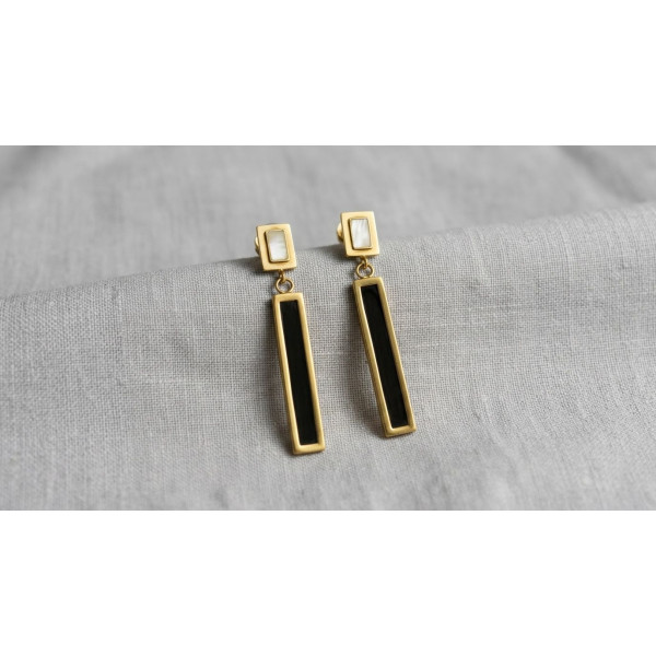 Dual-Tone Noir Geometric Drops
